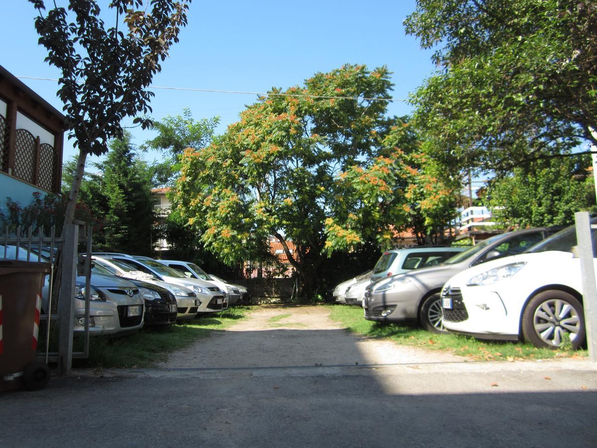Hotel Moroni ริมินี ภายนอก รูปภาพ